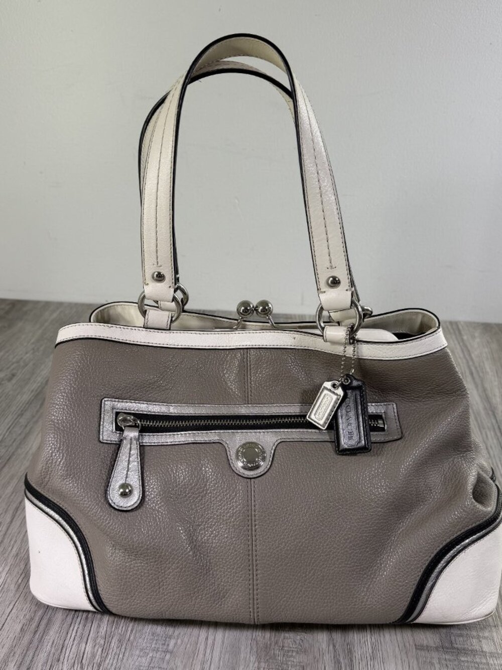 Coach  pebbed bag gray w kisslock